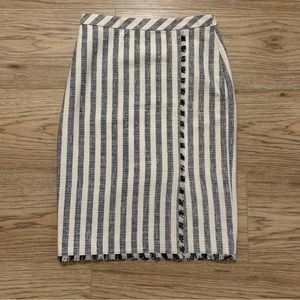 3/$50 Banana Republic Navy and White Faux wrap skirt size 4